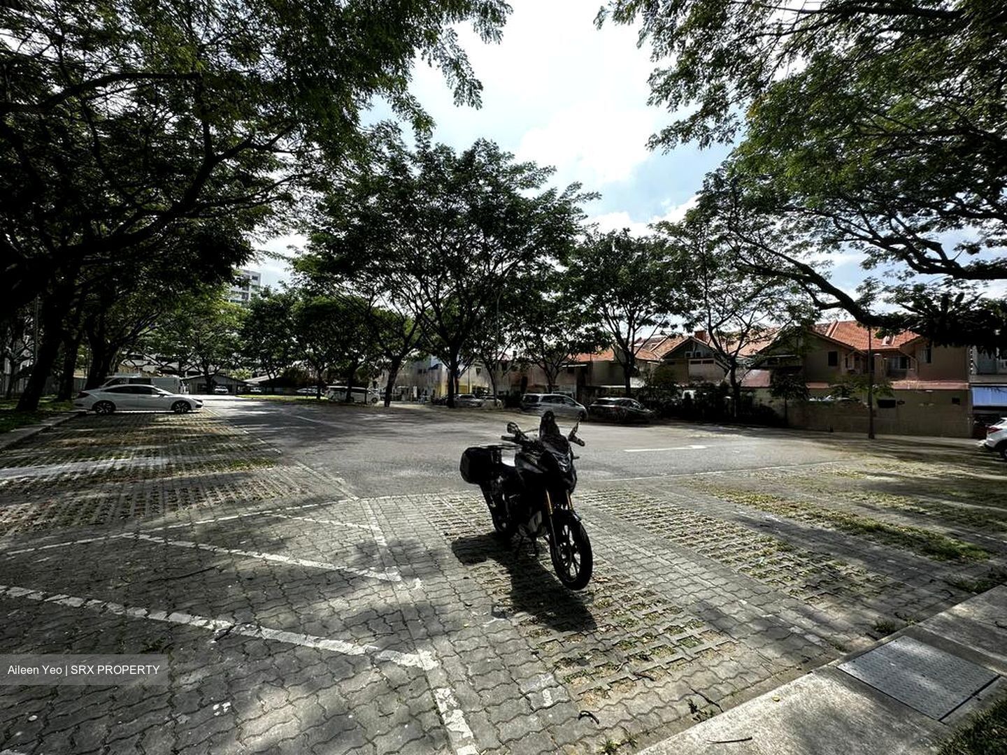 Lavender Street (D12), Retail #588077321